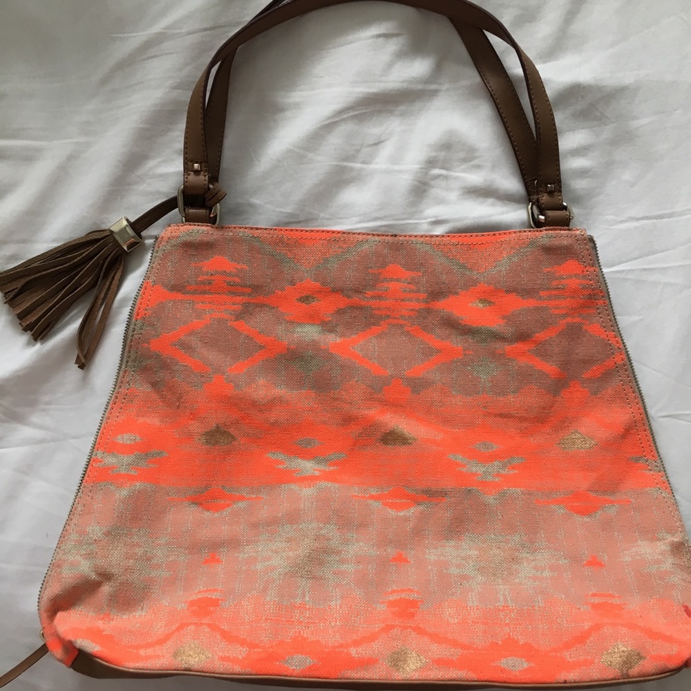 Stella and Dot Aztec Purse! Great condition!